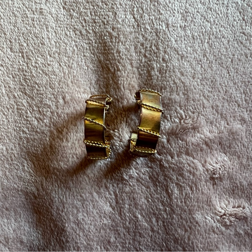 Vintage earrings 🌸